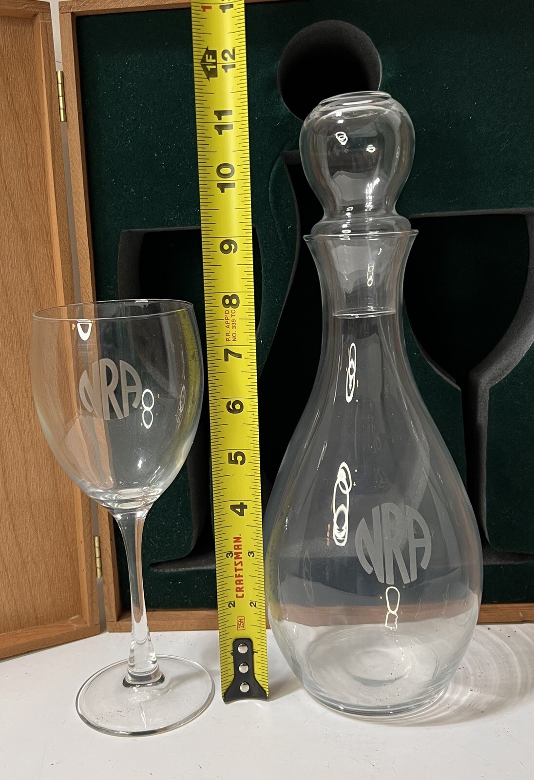 NRA Rare NATIONAL RIFLE ASSOCIATION WINE GLASSES & DECANTER SET IN