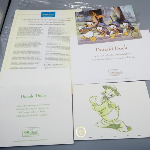 Disney Donald Duck Happy Camper Boxed Collectors Kit + COA Photos Badge Perfect - Picture 7 of 17