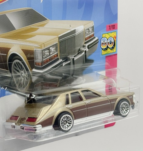 Hot Wheels 82 Cadillac Seville 75/250 HW The 80s 7/10 2023 Gold HKG85 - Picture 3 of 4