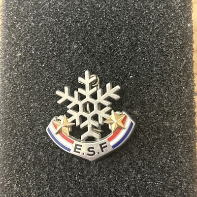 Brosche Abzeichen Metall ''2. Stern'' Französische Skischule  