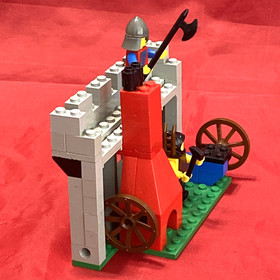 LEGO Castle: Blacksmith Shop (6040) 85%  Complete No Manual No Box - Pre-Owned