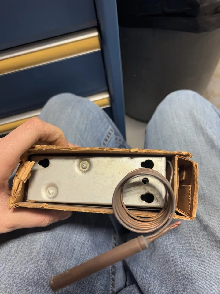 NUEVO Controlador de temperatura de bombilla remoto Honeywell L6008C 1665 1 40-180F Foto 2 de 2