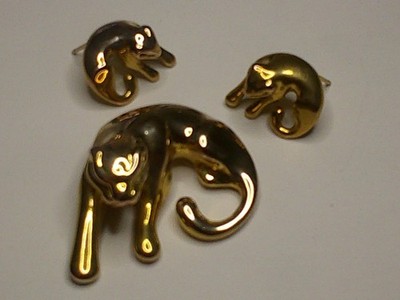 14k panther pendant and matching earrings set. Hard to find set! Big cat lovers!
