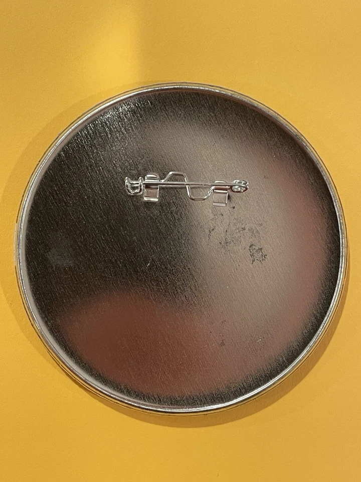 Vintage 2000 World Series Button Pin Subway Series NY Yankees NYMets MLB 3.5” - Image 3 of 3