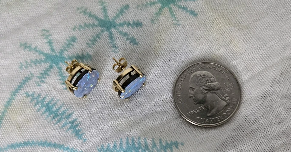 Impresionantes pendientes de oro de 14k de ópalo negro de Australia Foto 4 de 4