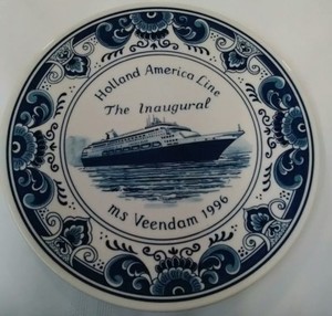 Holland America Line Blue Delft 9 1/2" Collector Plate MS Veendam 1996