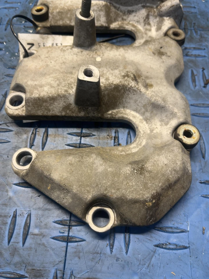 01 02 03 04 05 GMC SIERRA 2500 Valve Cover Lh Upper Oe# 97223559 Foto 2 de 4