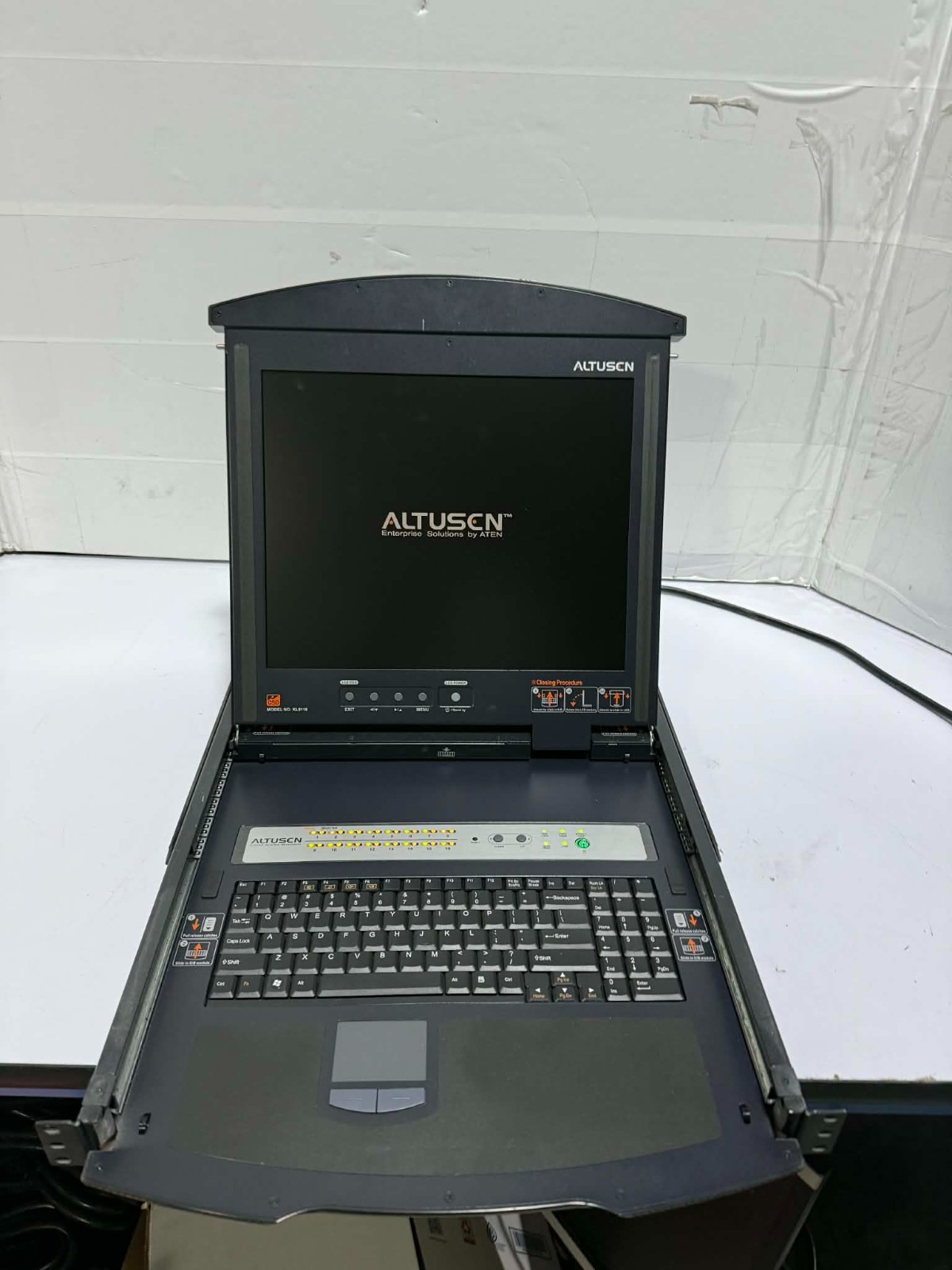 ATEN ALTUSEN KL9116M 16-Ports IP KVM 17" LCD Monitor Konsole Switch 1he Rack