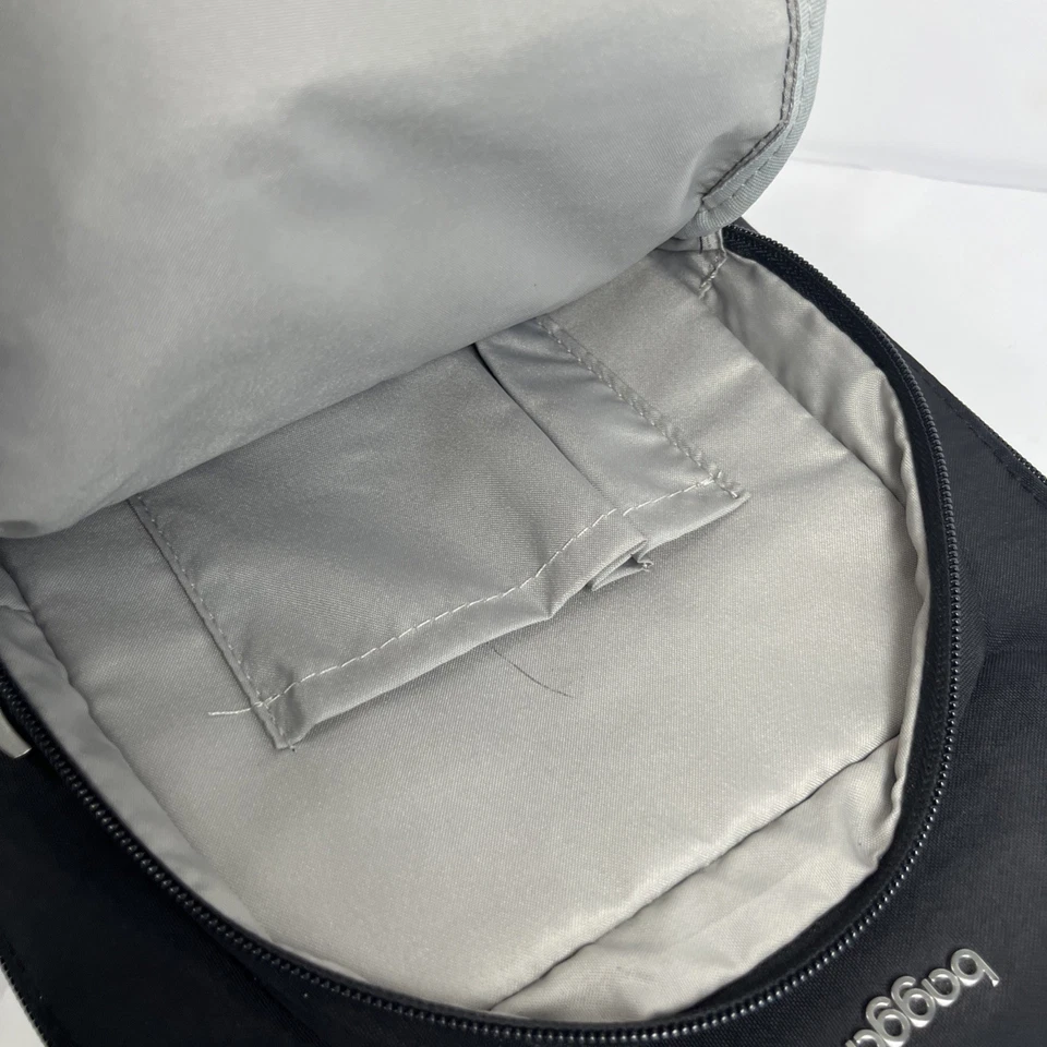 baggallini mochila baggallini back to basics negra Foto 4 de 4