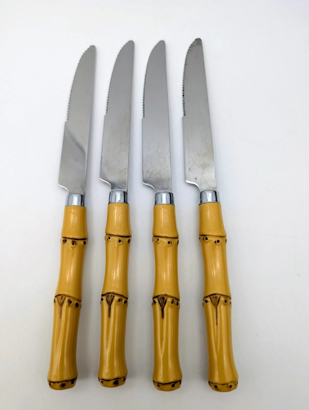 Cambridge Plastic Ochre Bamboo Handle (4) Serrated Dinner Steak Knives Flatware