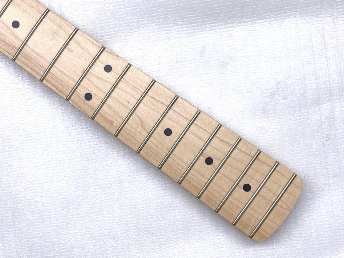 ネック　JAZZ BASS Squier メイプル指板 ネック JAZZ BASS Squier メイプル指板