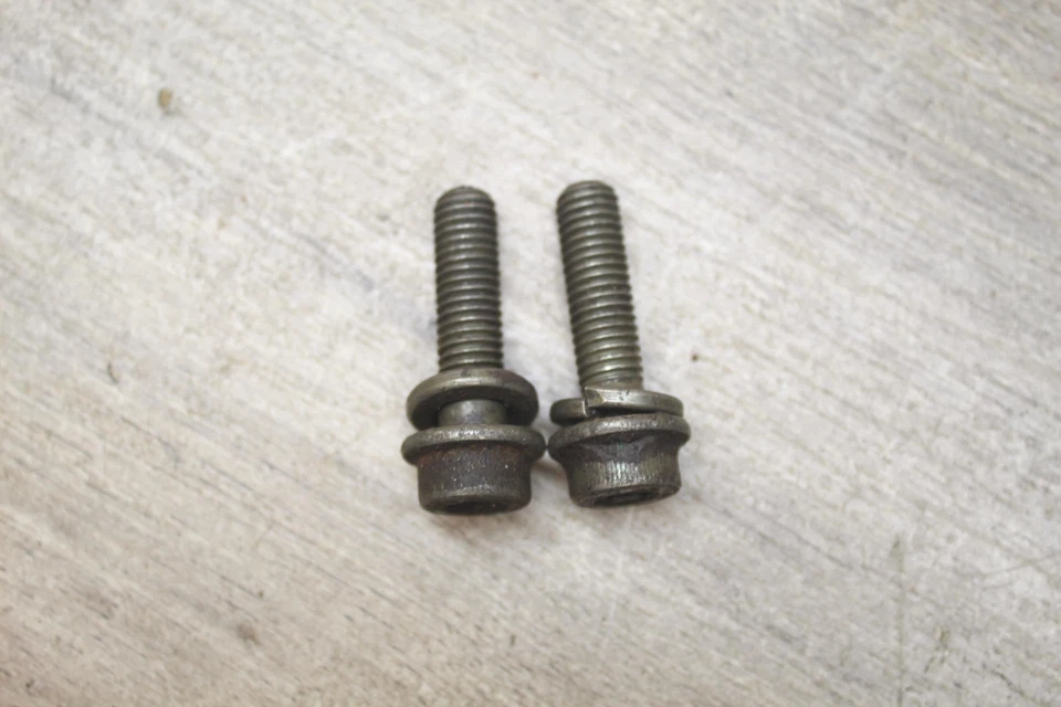 1998 Suzuki GSXR750 KICKSTAND SIDE KICK STAND BOLTS Foto 3 de 4