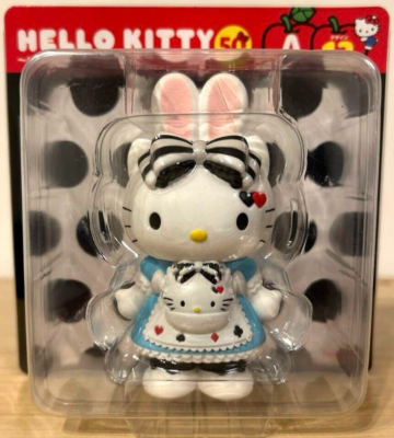 EFOLE X Hello Kitty 50周年 限定 バッグブランド「EFOLE」から、ハローキティ50周年を記念した