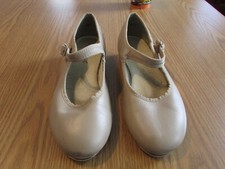 Girls Capezio Beige Tap Shoes Size 6 1/2 M GUC  
