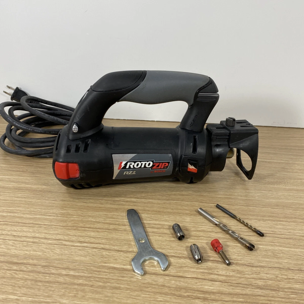 ROTO ZIP RZ2 Bosch Corded 5 Amp Bits Drywall Notching Framing eBay