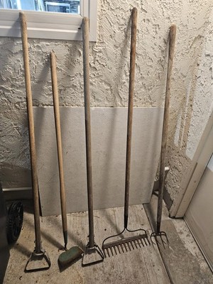 Vintage Garden Tool Lot Rake Cultivator Hoe Stirrup Hoes Wood Handles 5 Pc