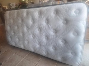 14" Twin Size Mattress Hybrid by Ashley Foam Pocket Coils Bed