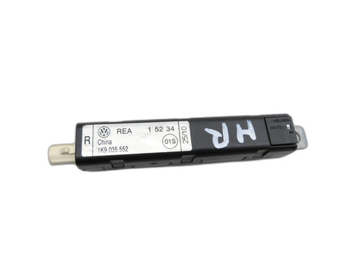 Antennenverstärker Weiche Antenne re hi für VW Golf 5K 6 VI Variant 08-12