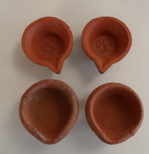 (4) Traditional Indian Clay Pots Diya Oil Lamps 2 Symbol/2 Primitive Pooja Mitti