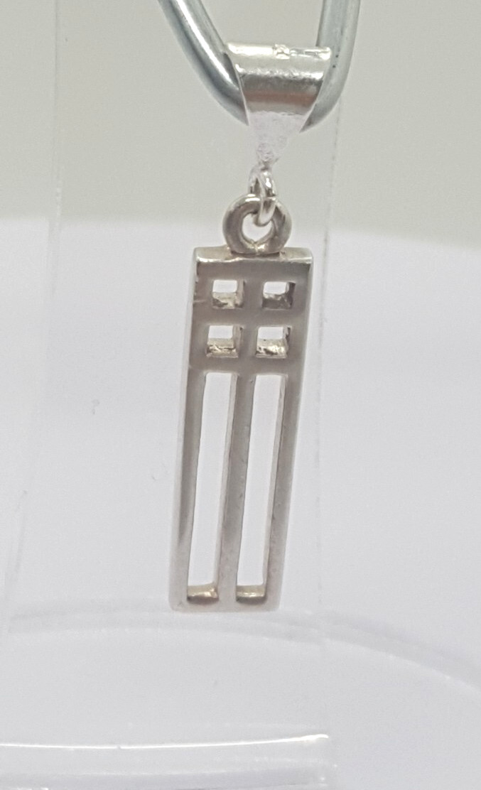 Gorgeous Sparkling Artistic Rectangle Pendant 925… - image 2