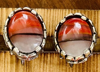 Vintage MIRACLE Signed Britain Faux Banded Agate Glass Screw Back Earrings 9.86g