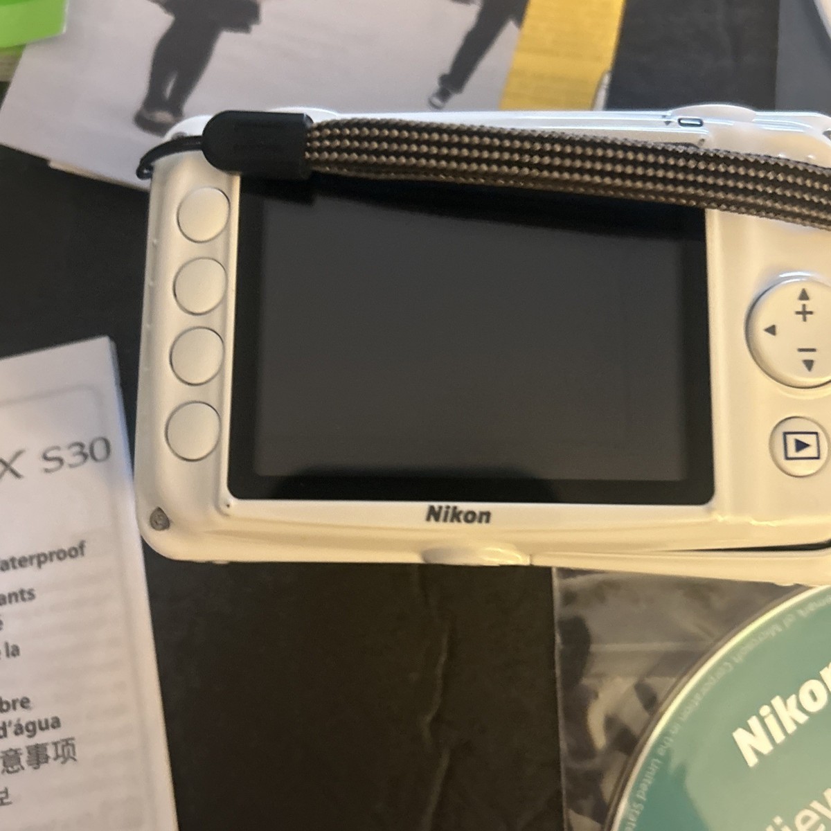 美品 Nikon COOLPIX S30 ホワイト Amazon.com : Nikon COOLPIX S30 10.1 MP Digital Camera with