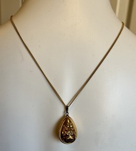Authentic VTG Franklin Mint 24k Gold Plated Egg Pendant Birds Bow Hollow 19" Chain