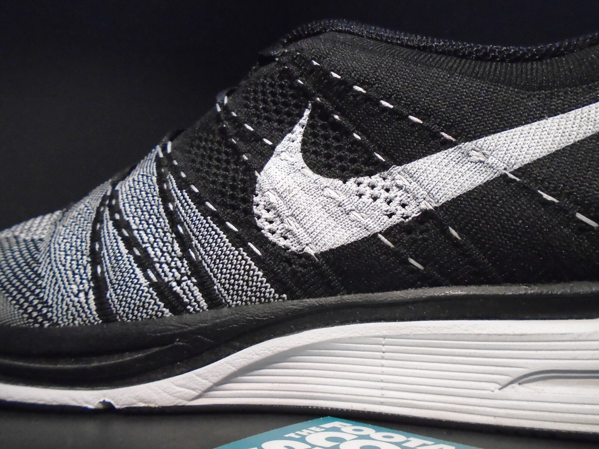 kanye west nike flyknit