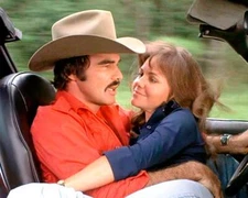 Burt Reynolds and Sally Field Embrace in Smokey and the Bandit Photo Print