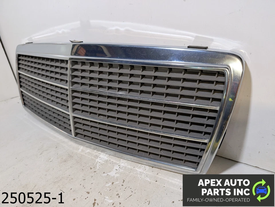OEM 1994-1997 Mercedes C280 2.8L Front Radiator Grille Grill 2028880323 - Imagem 2 de 4