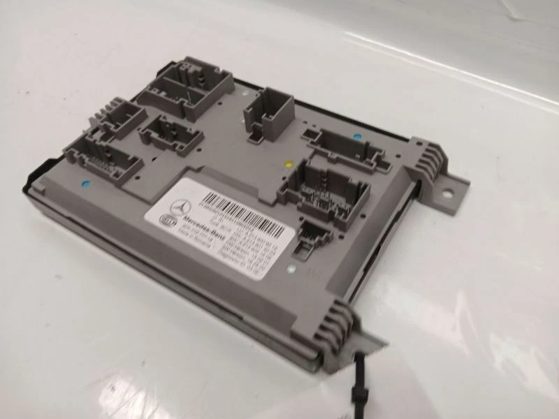 Unidad de control módulo SAM trasero Mercedes E300 17-18 activación señal 2139009212 Foto 2 de 4