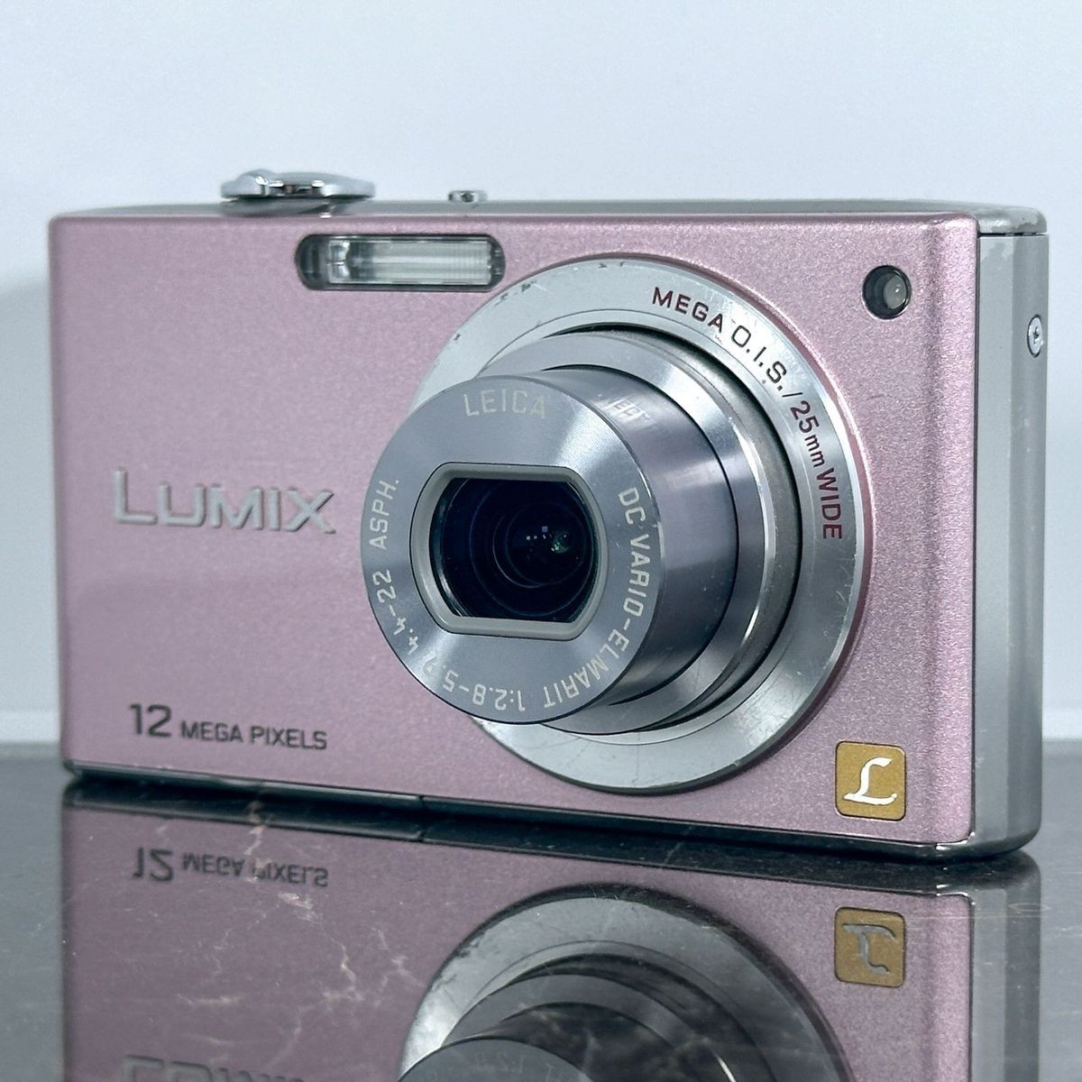 Panasonic LUMIX DMC-FX40 Sweet Pink, 12.1 Megapixels, 25mm Wide