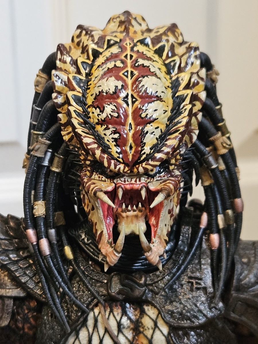 Hot Toys Predator 2 City Hunter 1/6 Custom HEAD ONLY With