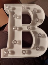 ONE DECORATIVE LED LIGHT UP LETTER B