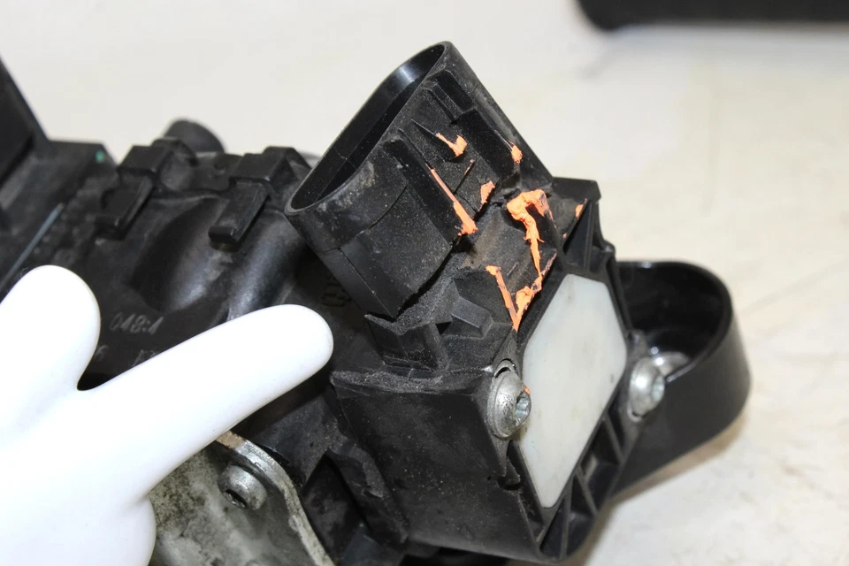 Aprilia RSV4 R 1100 2014 empuñadura de acelerador derecha de fábrica con conjunto de montaje de control Foto 4 de 4