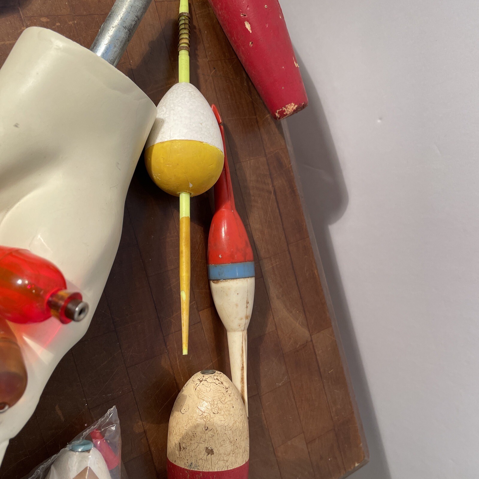 15 Bobbers Floaters Wood Cork Vintage Balsa Factory 2 NOS Kits Plastic