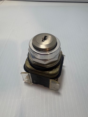 ALLEN-BRADLEY SELECTOR SWITCH CYLINDER LOCK 800T-H31A - Imagen 2 de 3