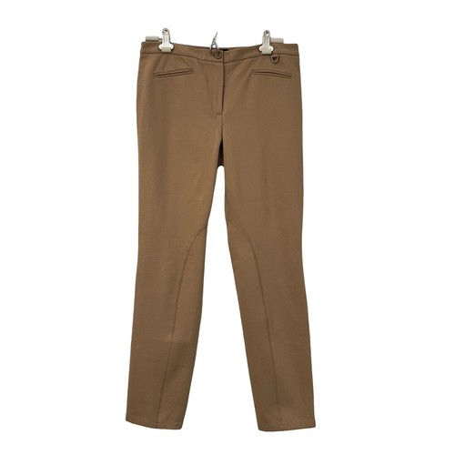 Pantalon à jambe droite et à taille mi-basse qui épouse les courbes