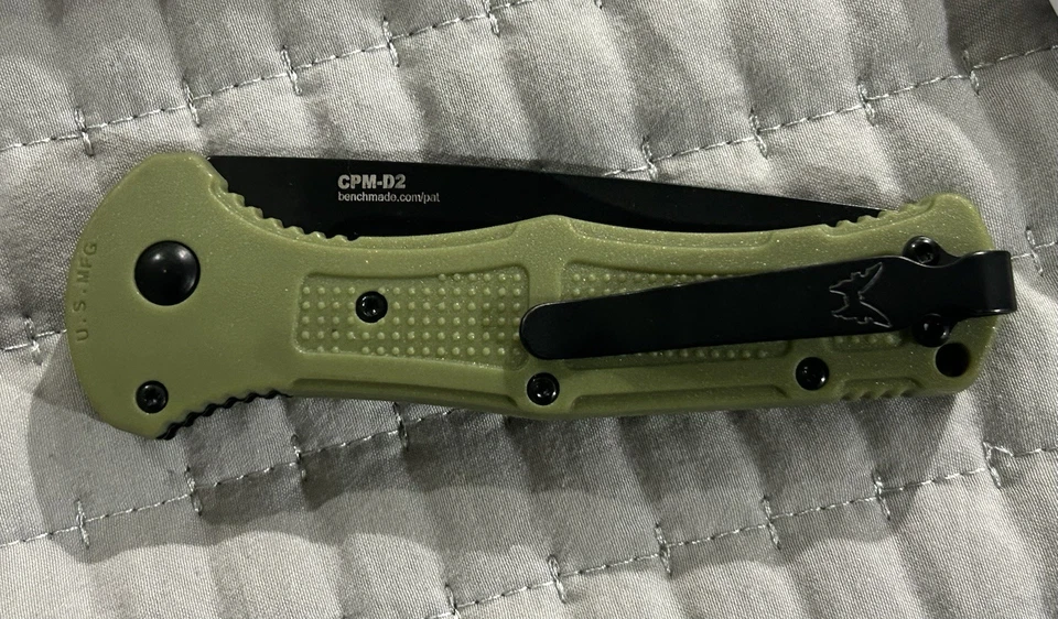 Cuchillo clon hecho en banco  Foto 2 de 4