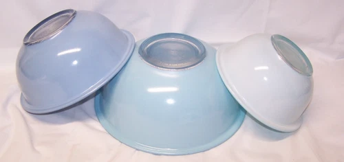 Vintage Pyrex Moody Blues Clear Bottom Nesting Mixing Bowls 322 323 325 Set of 3