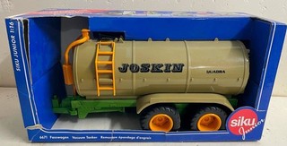 Siku Junior 1:16 6671 Fasswagen Joskin Quadra original Verpackung