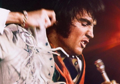 Elvis Presley Live Concert Microphone Action Performance Picture Photo 5x7