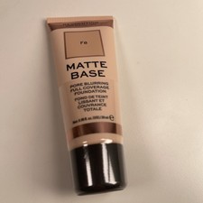 Makeup Revolution F8 Matte Base Pore Blurring Foundation Full Coverage