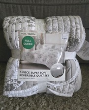 3 Piece Super Soft Reversible Quilt Set...Full/Queen