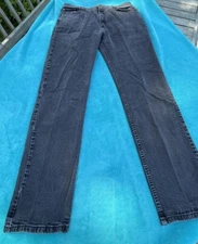 Wrangler Mens Jeans Black 36x32” Regular Fit Straight Leg Mexico measures small