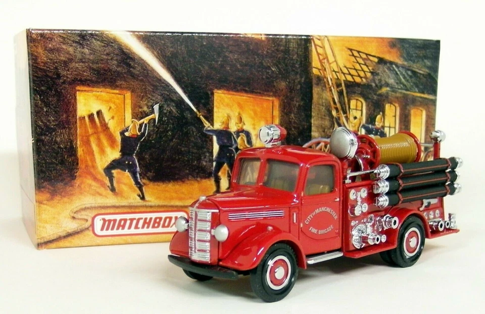 Matchbox Yesteryear - YFE17 1939 Bedford Pump & Hose Diecast Fire Truck - Image 2 of 4