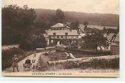 LYONS-LA-FORET - La Saboterie - Kinder - 24347