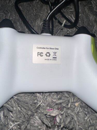 New Wired Controller For Microsoft Xbox One, Camo - Picture 3 of 4