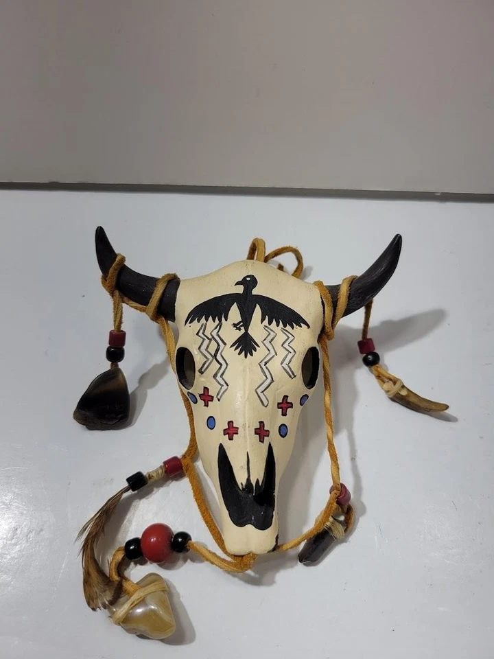 Calavera de búfalo pintada a mano decoración de pared plumas con cuentas de nativos americanos 9x10 pulgadas Foto 2 de 4