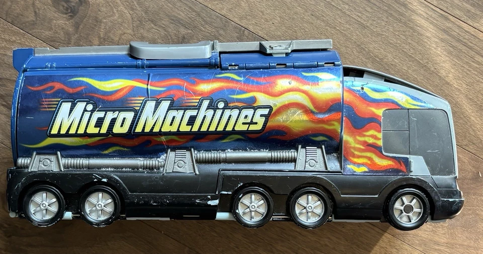 Vintage 2001 Micro Machines Super Stunt City Semi Tanker Truck Play Set Hasbro - Image 2 of 4